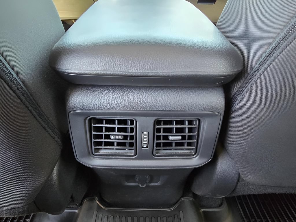 Used 2022 Toyota RAV4 LE AWD/4WD image 12