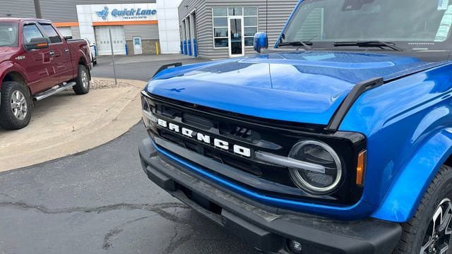 Used 2024 Ford Bronco Outer Banks AWD/4WD image 14