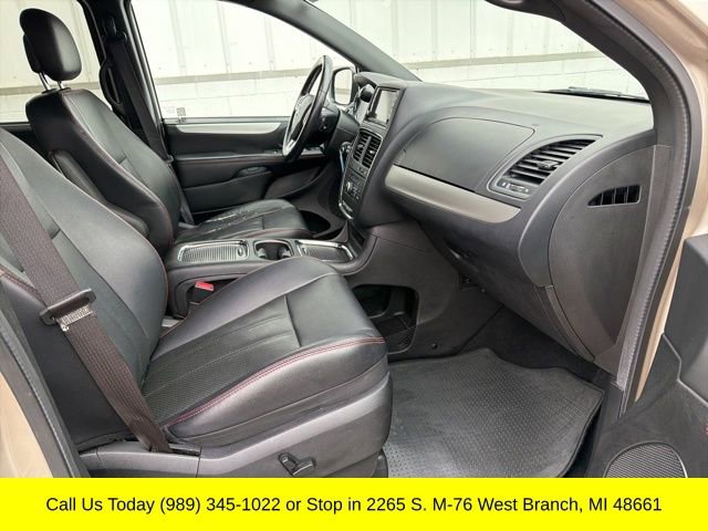 Used 2014 Dodge Grand Caravan R/T w/ Driver Convenience Group image 31