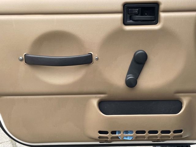 Used 2000 Jeep Wrangler Sahara image 13