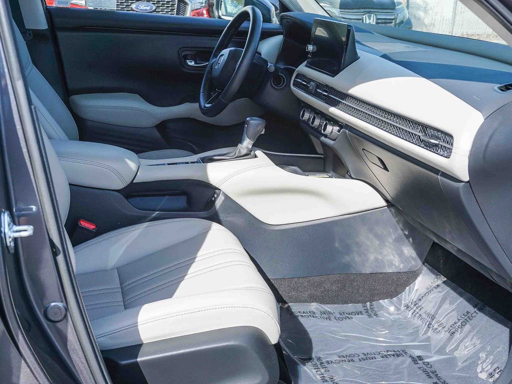Used 2025 Honda HR-V EX-L image 12