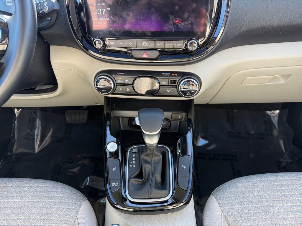 Used 2025 Kia Soul EX image 11
