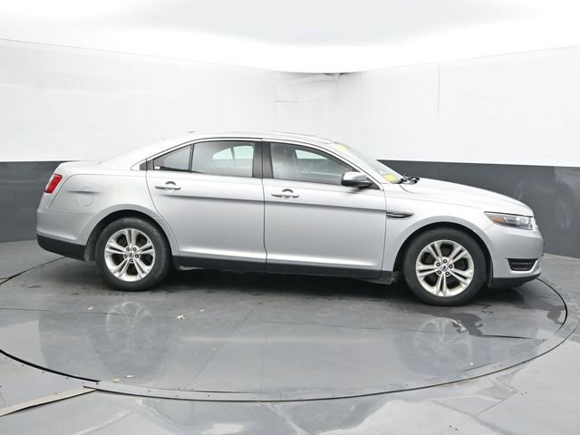 Used 2016 Ford Taurus SEL w/ Equipment Group 201A FWD image 3