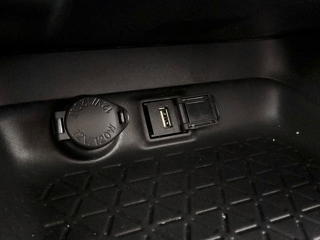 Used 2022 Toyota RAV4 XLE w/ Convenience Package image 27