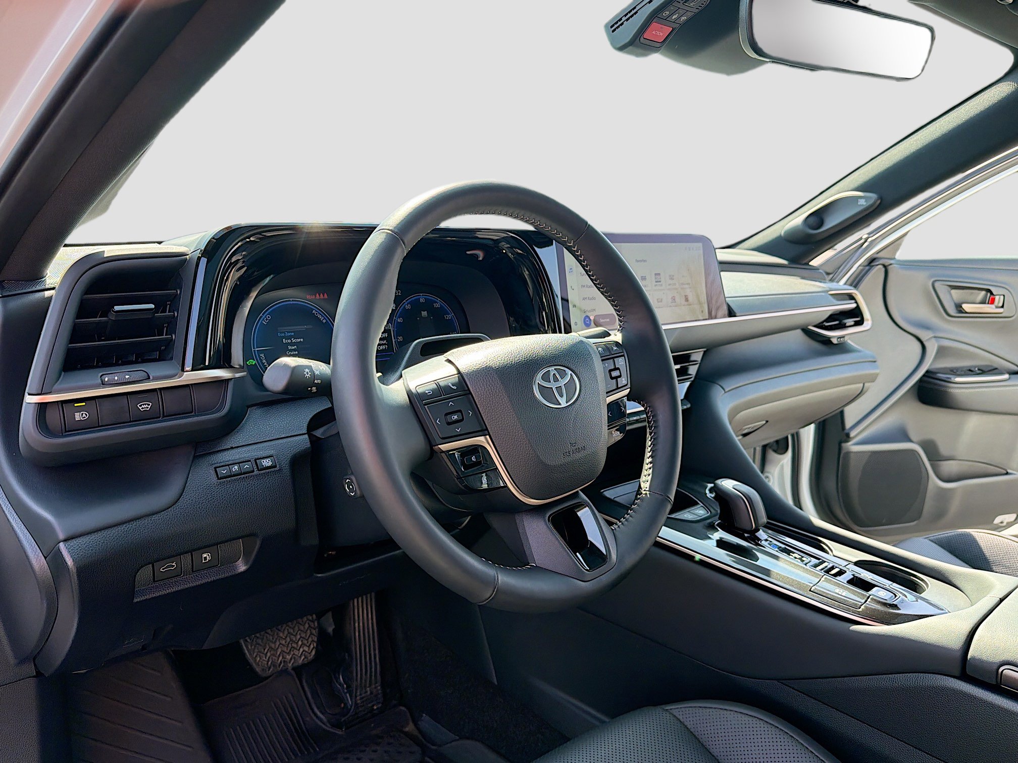 Certified 2025 Toyota Crown Platinum image 4