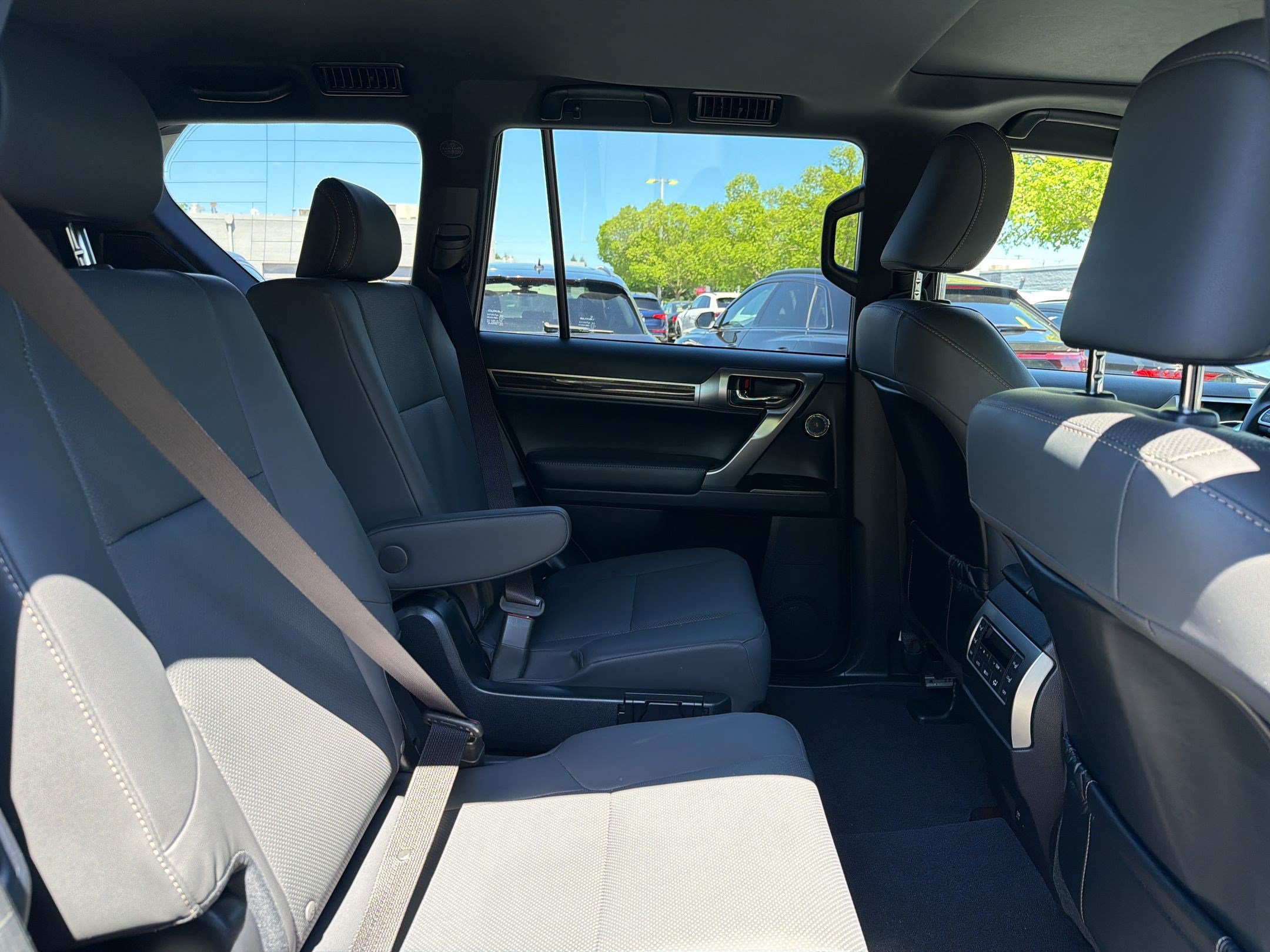 Used 2023 Lexus GX 460 Premium AWD/4WD image 30