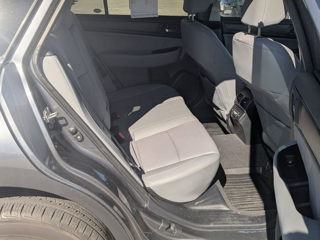 Used 2018 Subaru Outback 3.6R Limited AWD/4WD image 30