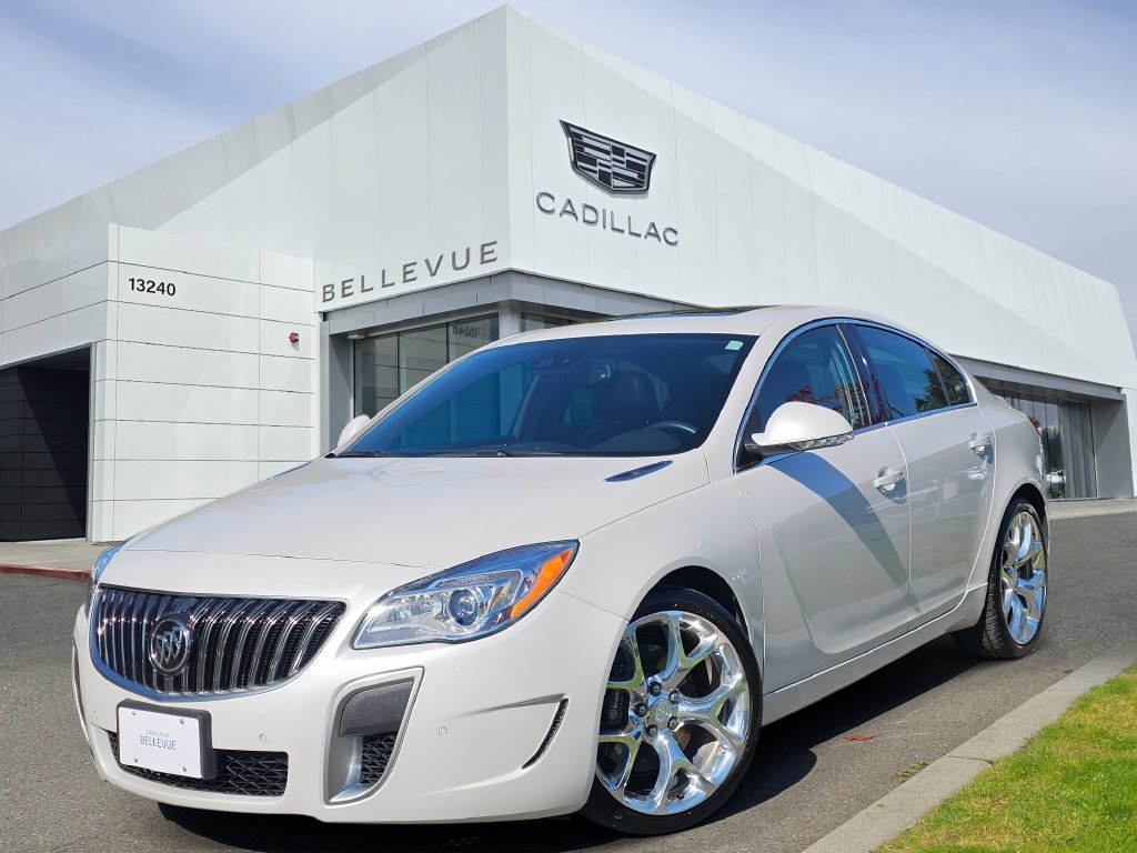 Used 2017 Buick Regal GS w/ Driver Confidence Package #2 AWD/4WD image 1