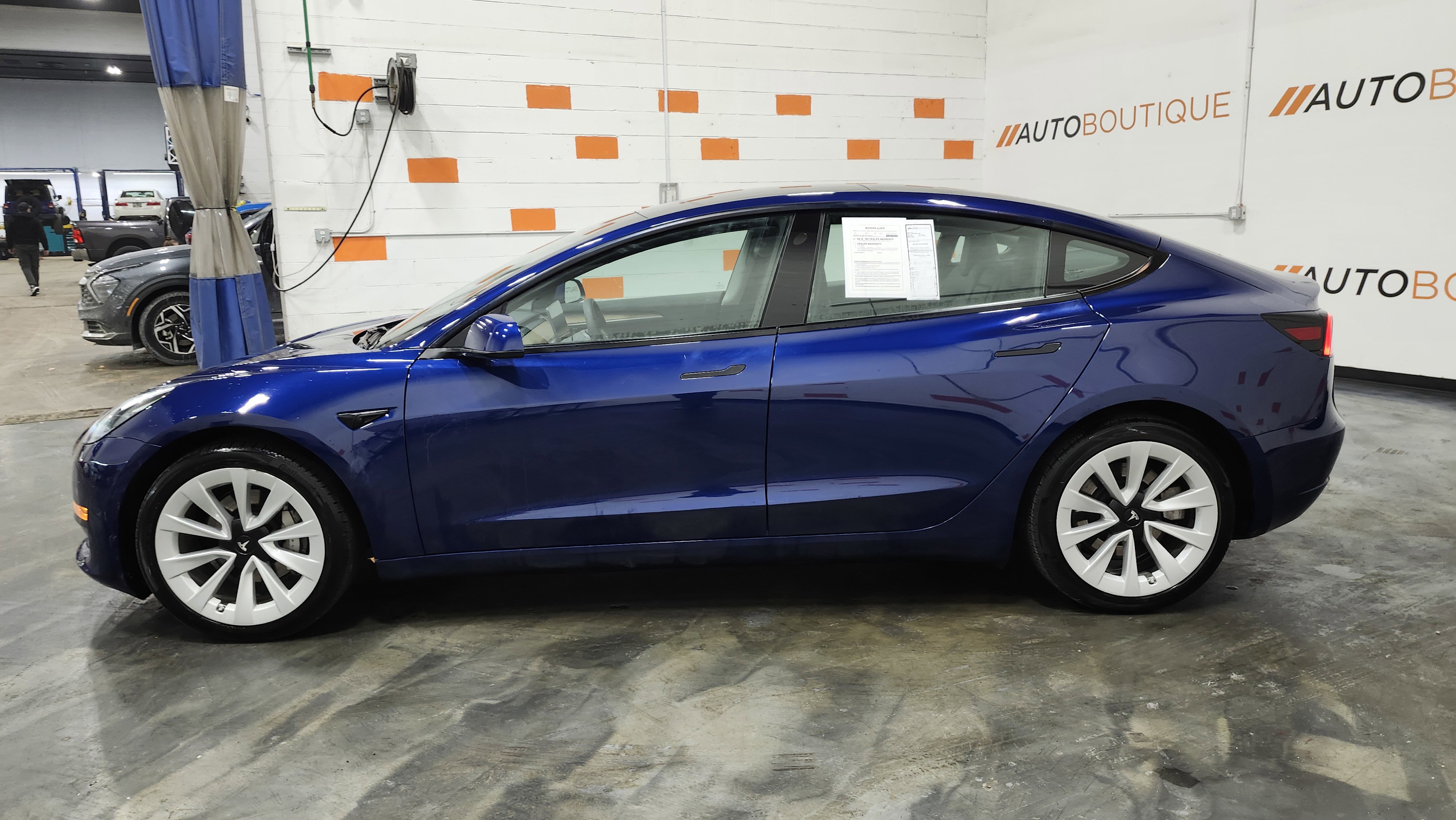Used 2023 Tesla Model 3 Standard Range image 12