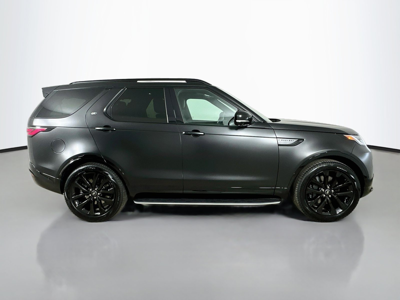 New 2026 Land Rover Discovery Limited Edition AWD/4WD image 4