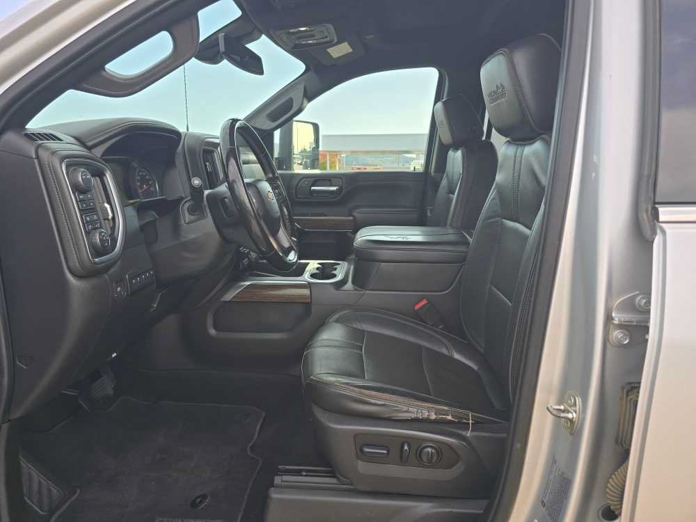 Used 2023 Chevrolet Silverado 3500 High Country w/ Safety Package II AWD/4WD image 9