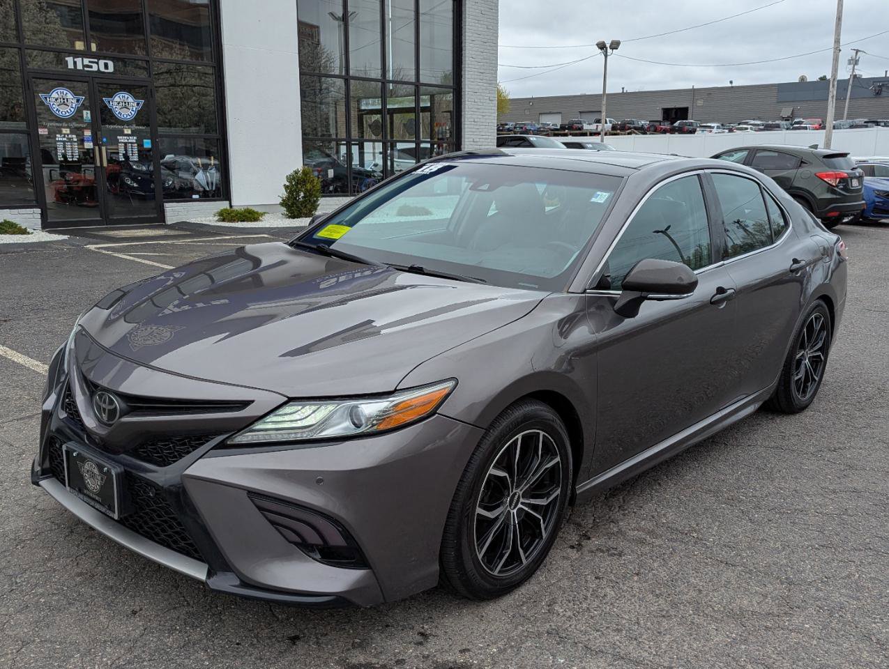 Used 2018 Toyota Camry XSE w/ Audio Package FWD image 2