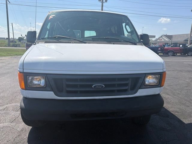 Used 2006 Ford E-250 and Econoline 250 RWD image 2