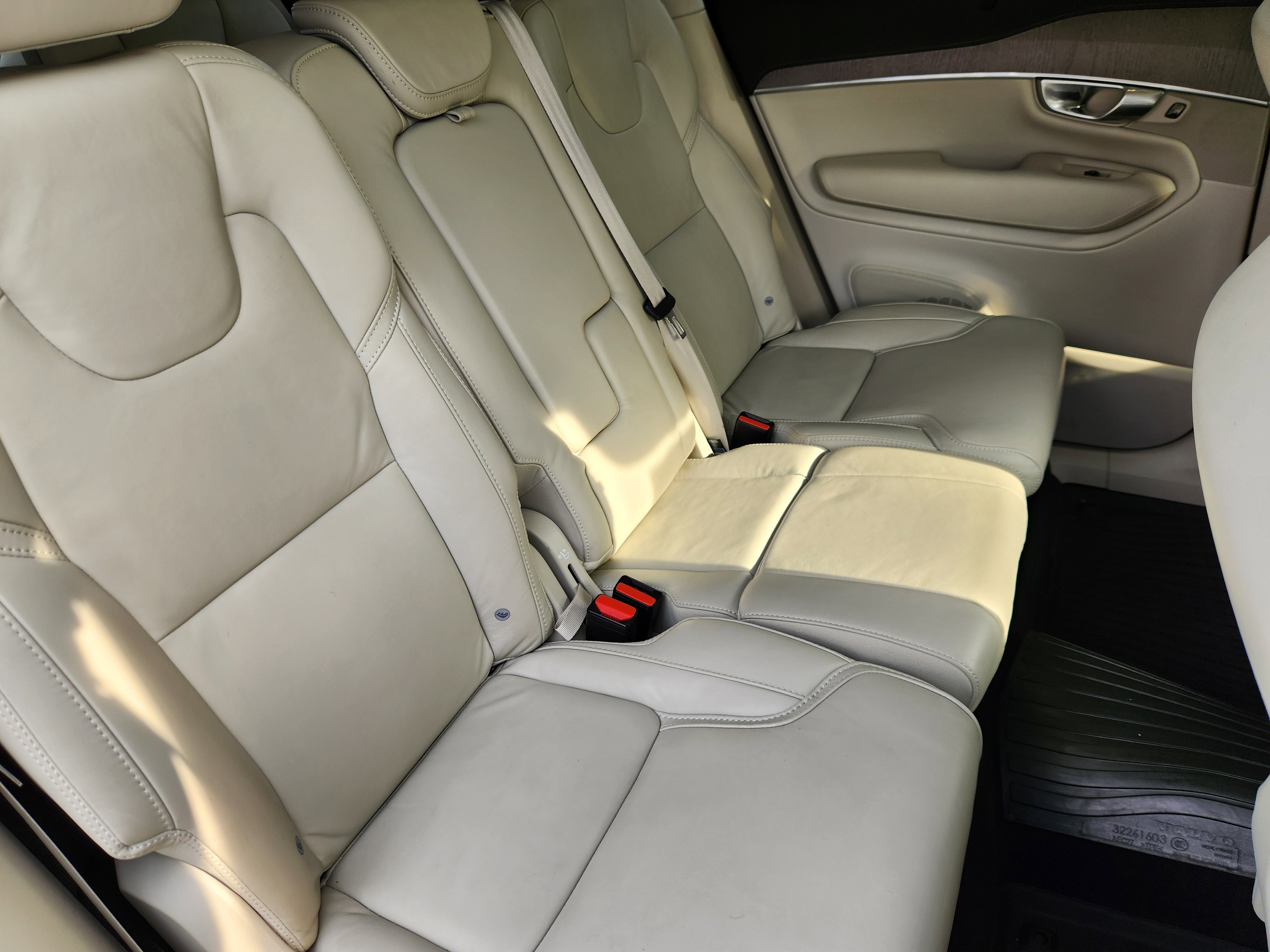 Used 2022 Volvo XC90 T6 Inscription w/ Advanced Package image 18