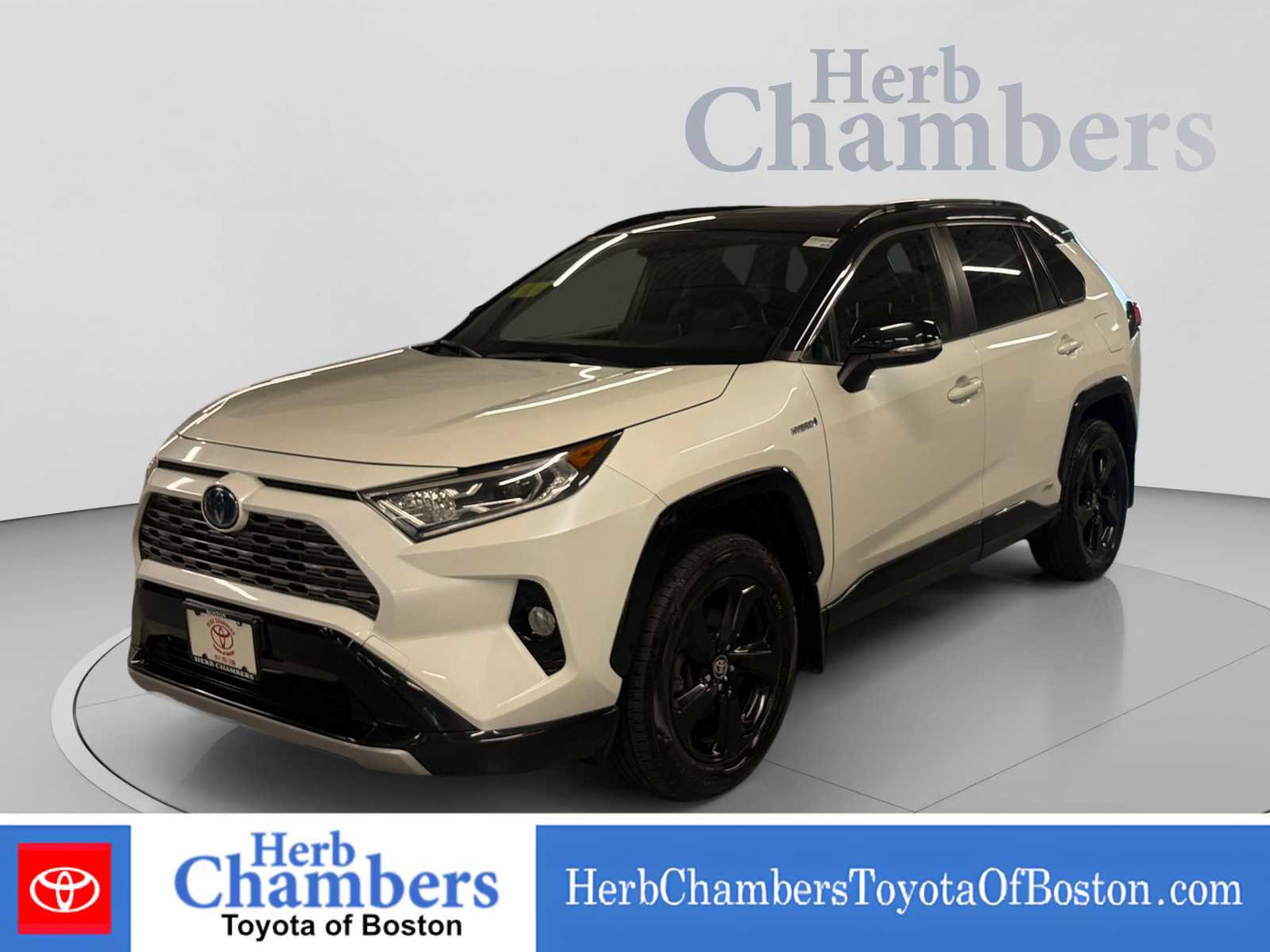 Used 2020 Toyota RAV4 XSE w/ All Weather Liner Package AWD/4WD image 10