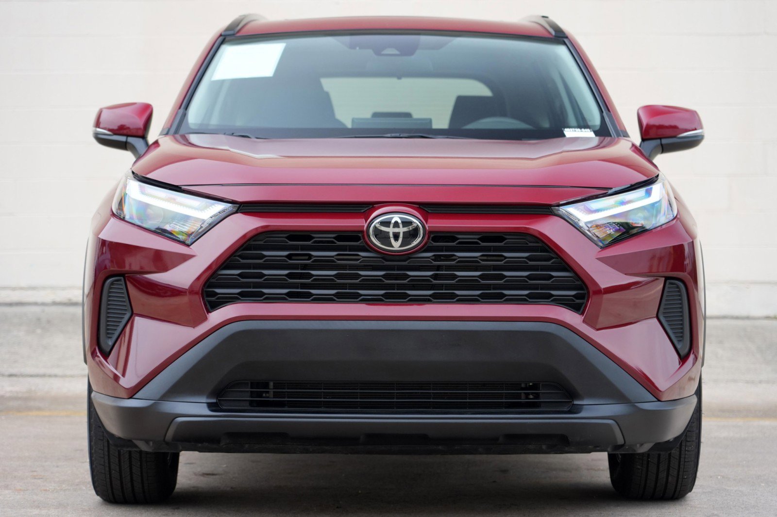 Used 2025 Toyota RAV4 XLE w/ Convenience Package FWD image 6