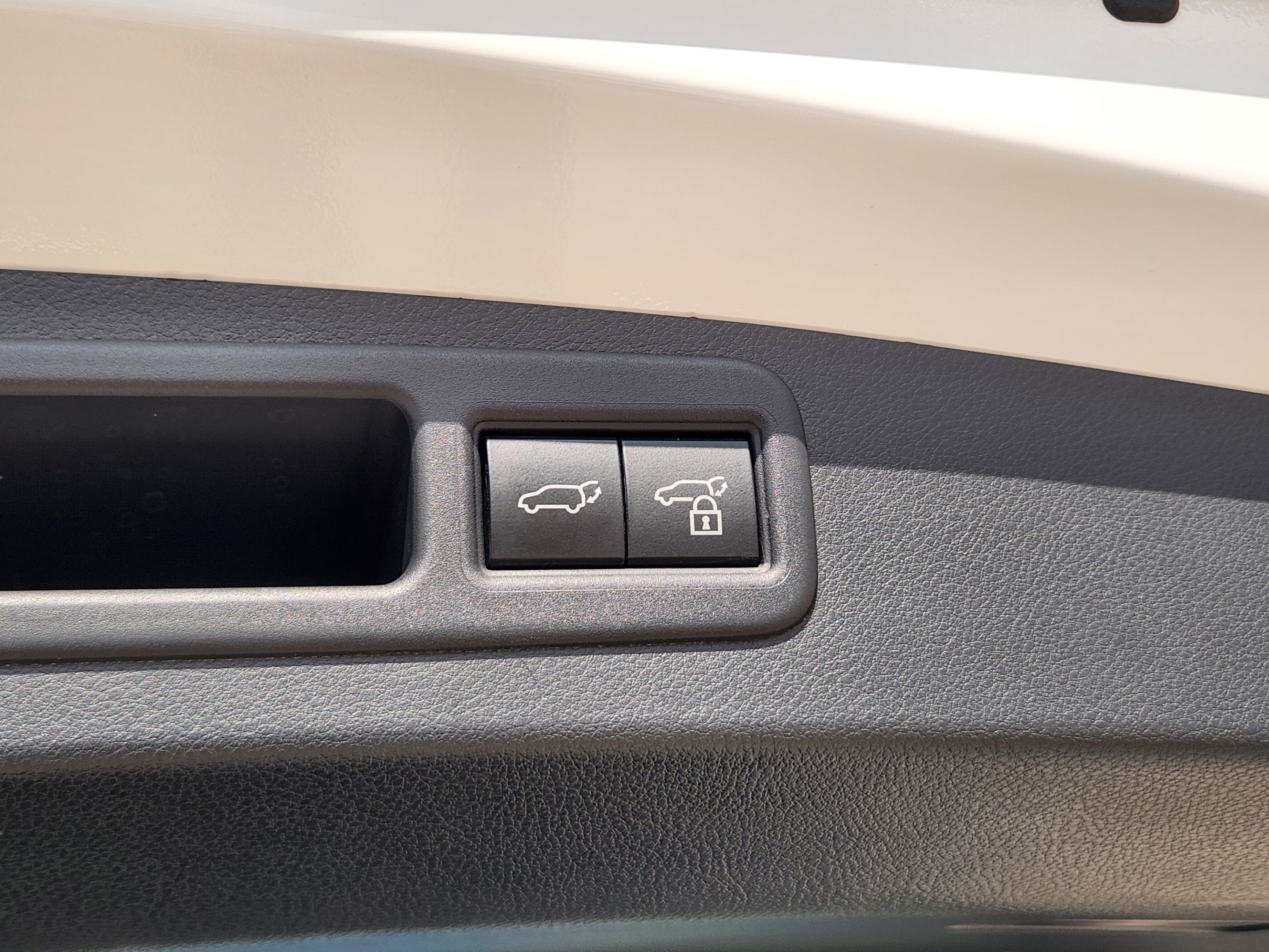 Used 2023 Lexus RX 500h F Sport w/ Cold Area Package AWD/4WD image 21