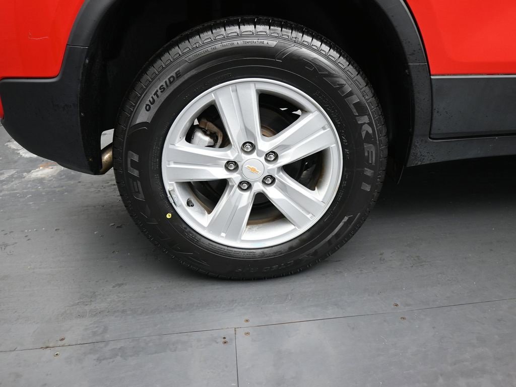Used 2020 Chevrolet Trax LS w/ Tint and Cruise Package image 10