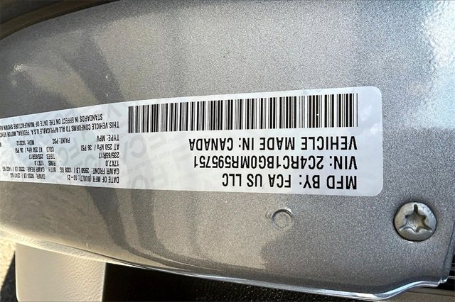 Used 2021 Chrysler Pacifica Touring-L image 35