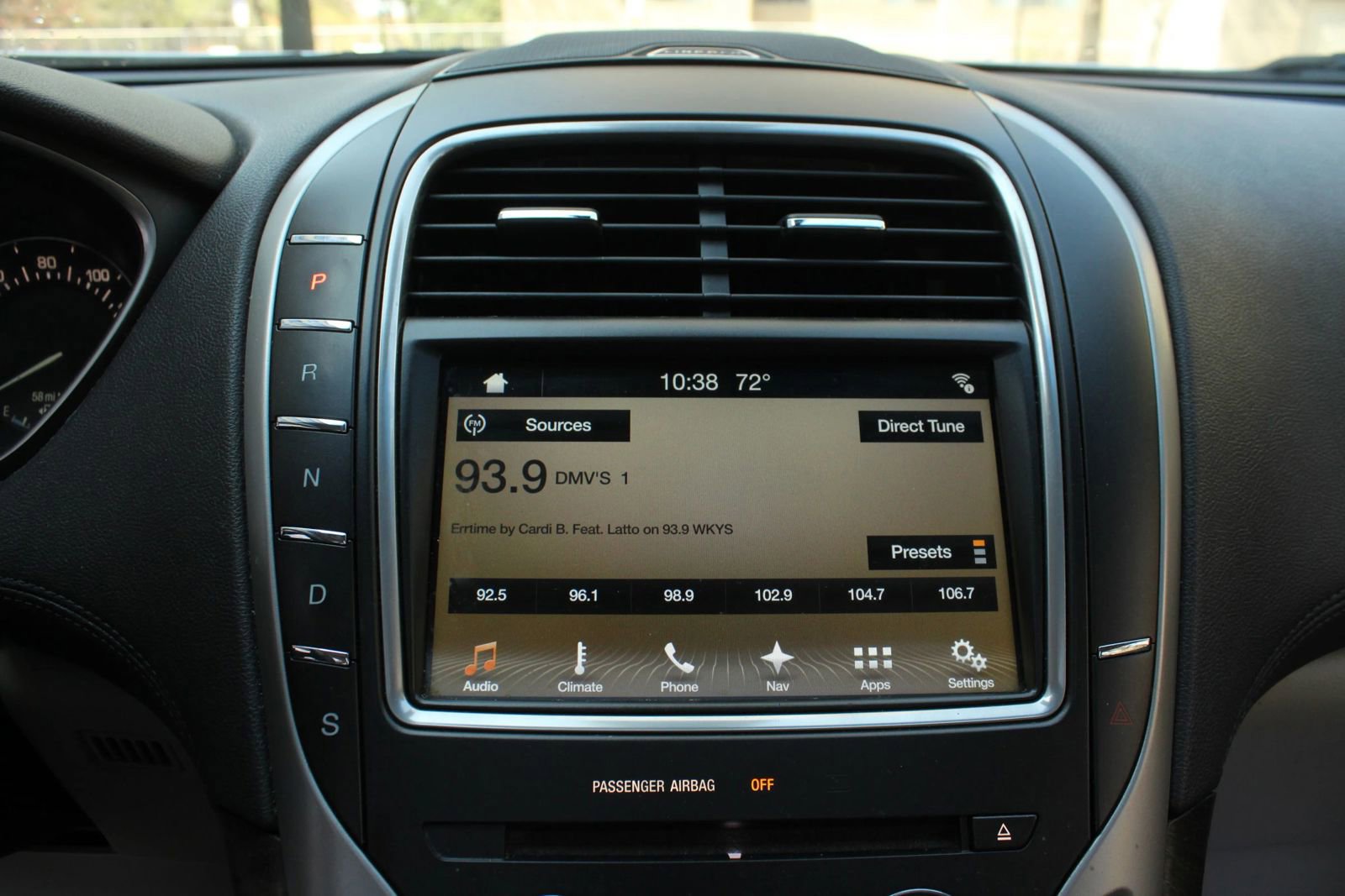 Used 2016 Lincoln MKX Reserve w/ Driver Assistance Package AWD/4WD image 32