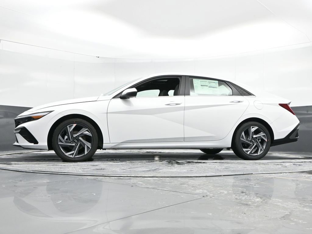 Used 2025 Hyundai Elantra Limited FWD image 52