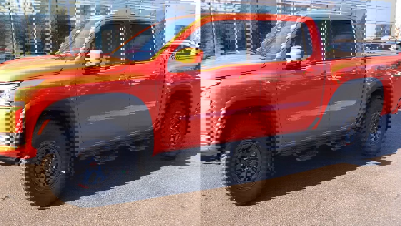 New 2026 Nissan Frontier PRO-4X w/ Pro-4x Convenience Package image 4