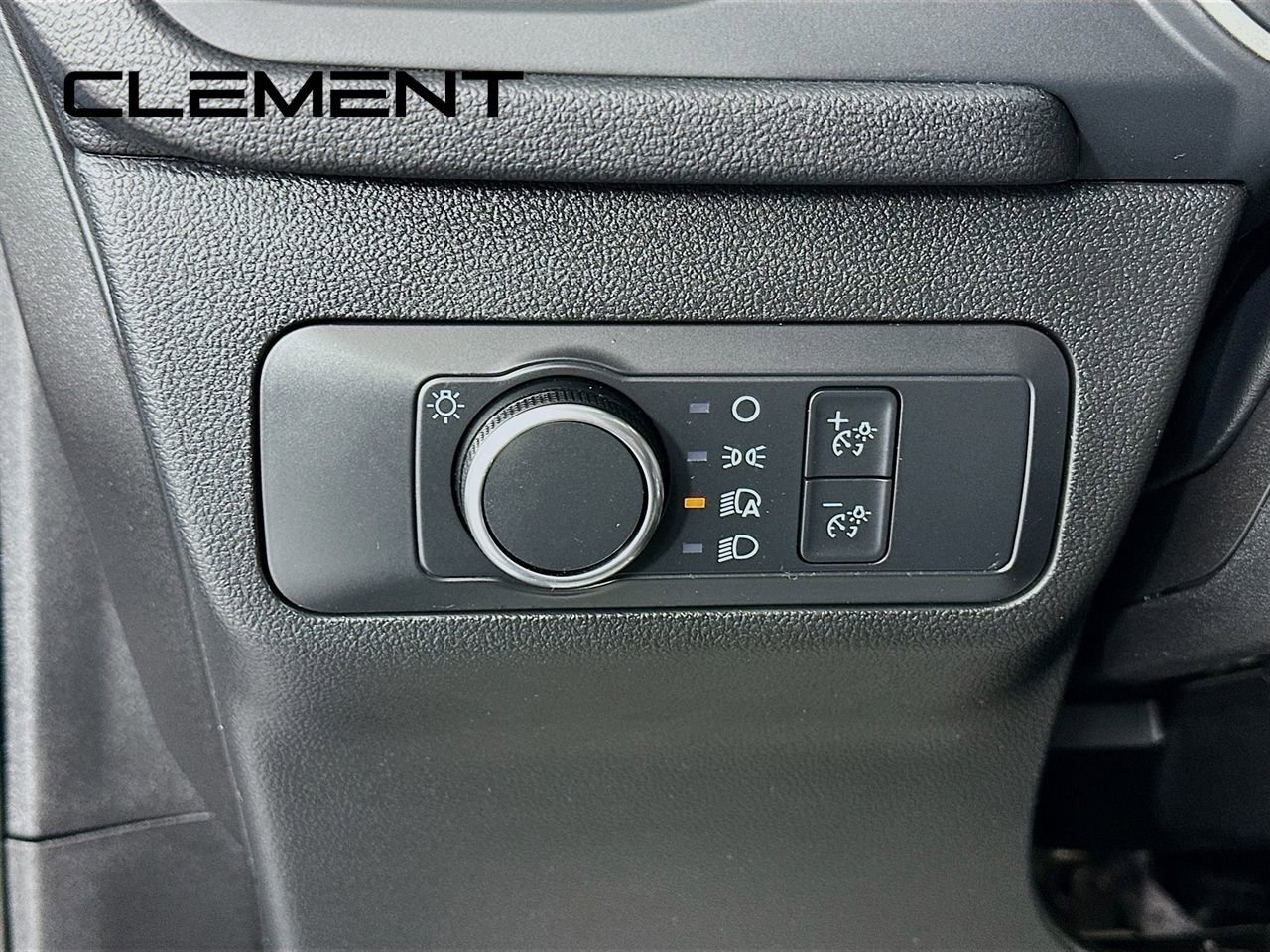 Used 2022 Ford Escape SE image 14