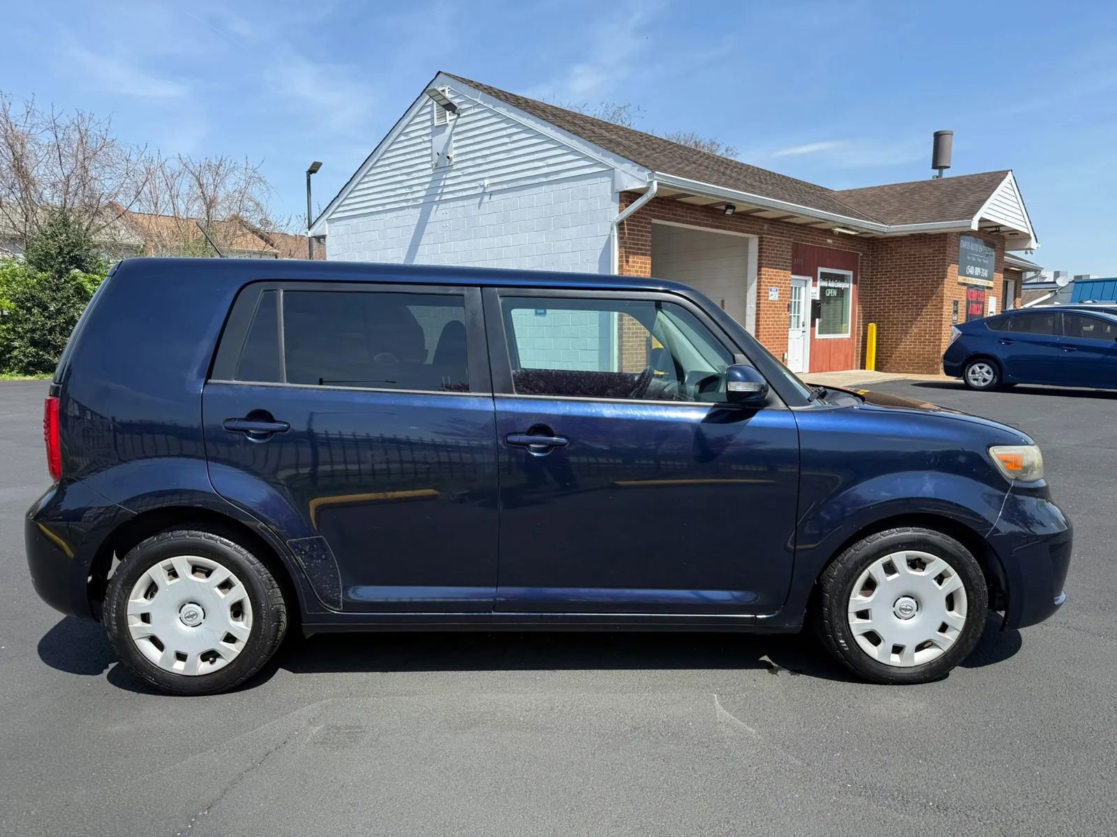 Used 2008 Scion xB FWD image 6