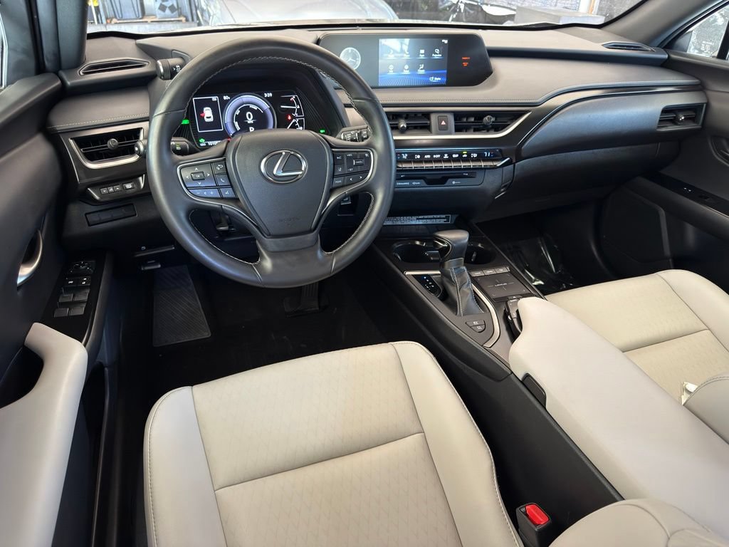 Used 2021 Lexus UX 250h w/ Accessory Package (Z1) AWD/4WD image 12