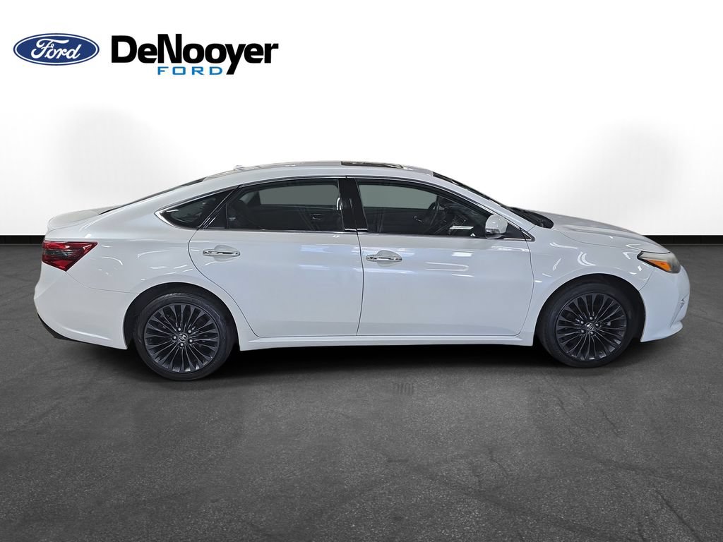 Used 2018 Toyota Avalon Touring w/ Carpet Mat Package FWD image 4