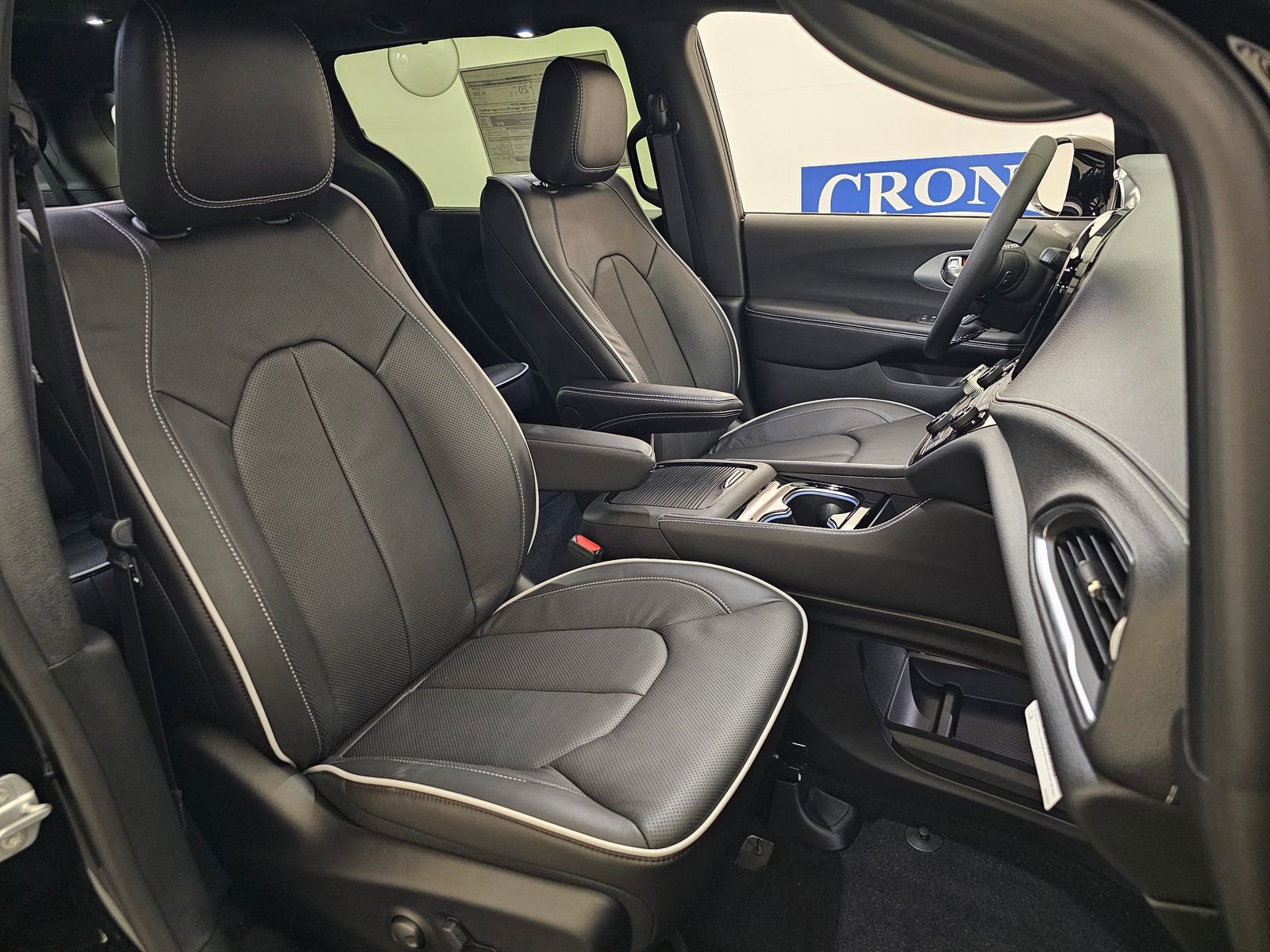 New 2026 Chrysler Pacifica Limited image 27