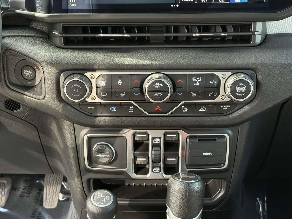 Used 2024 Jeep Wrangler Unlimited AWD/4WD image 20