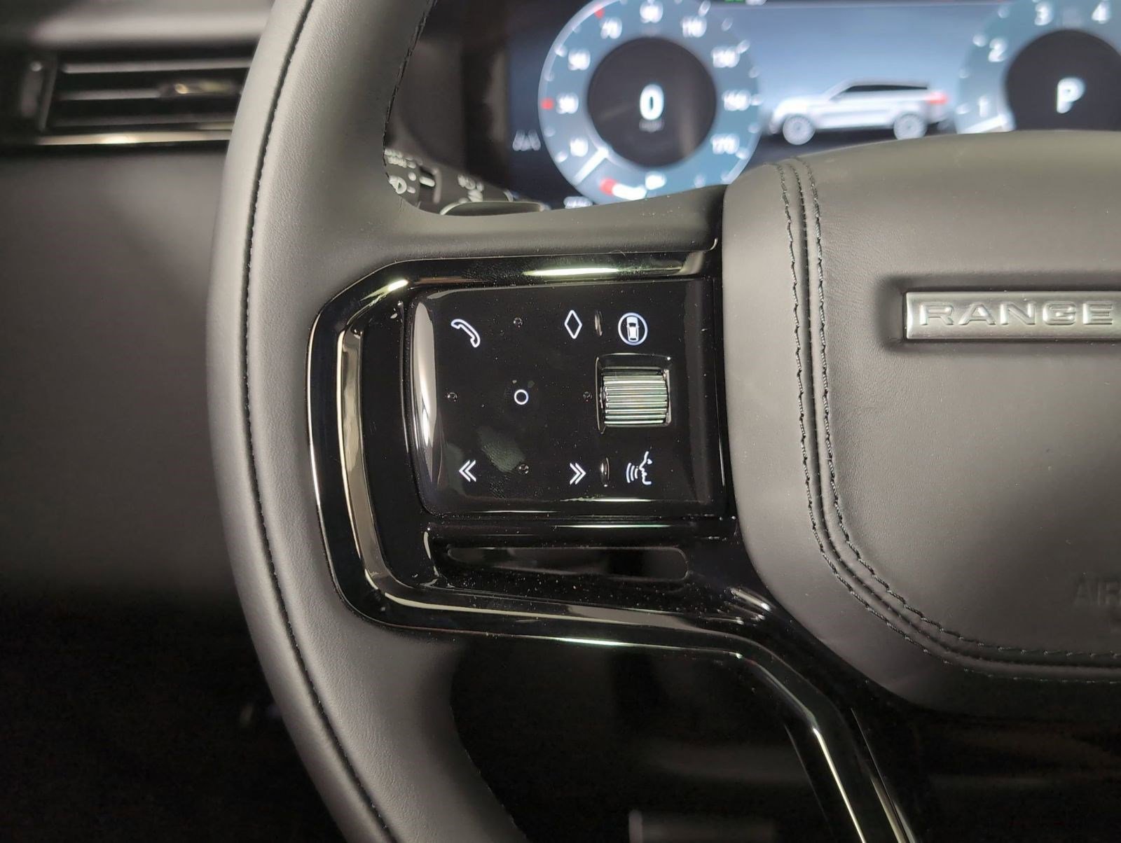 Certified 2026 Land Rover Range Rover Velar Dynamic SE image 14