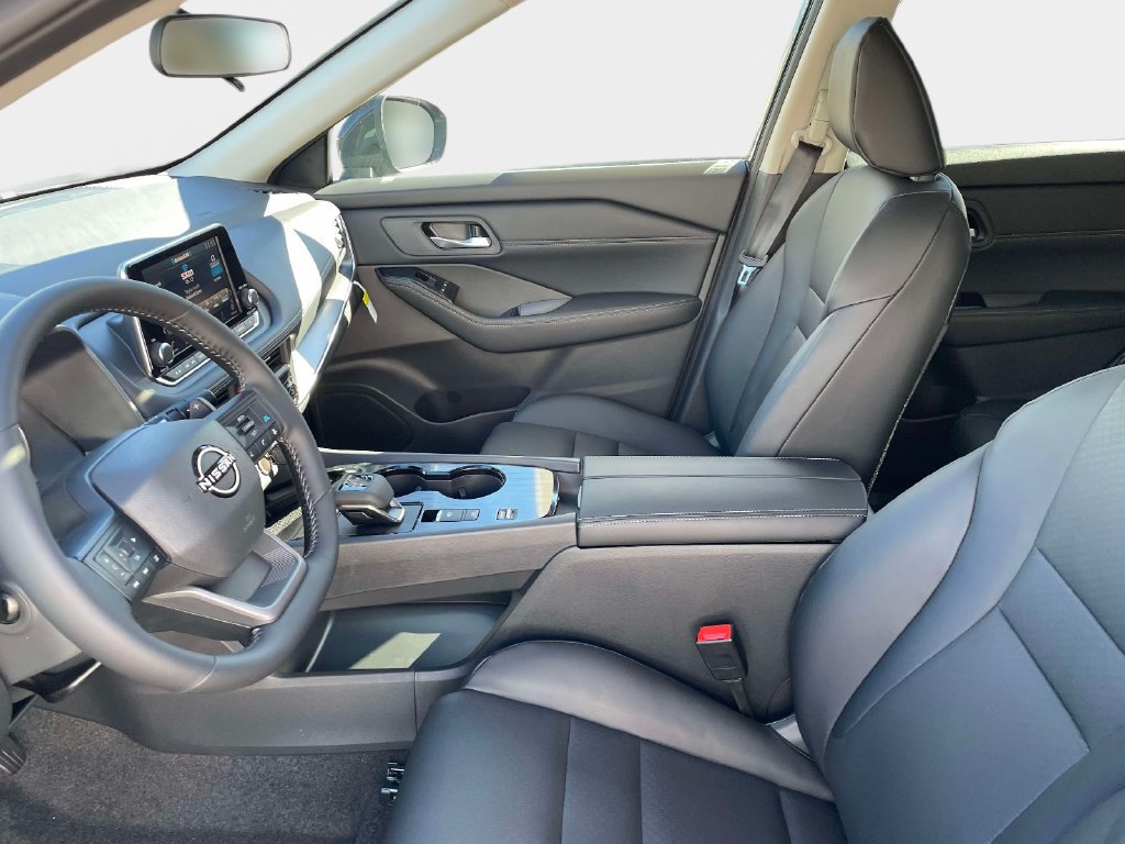 New 2027 Nissan Rogue Dark Armor FWD image 22