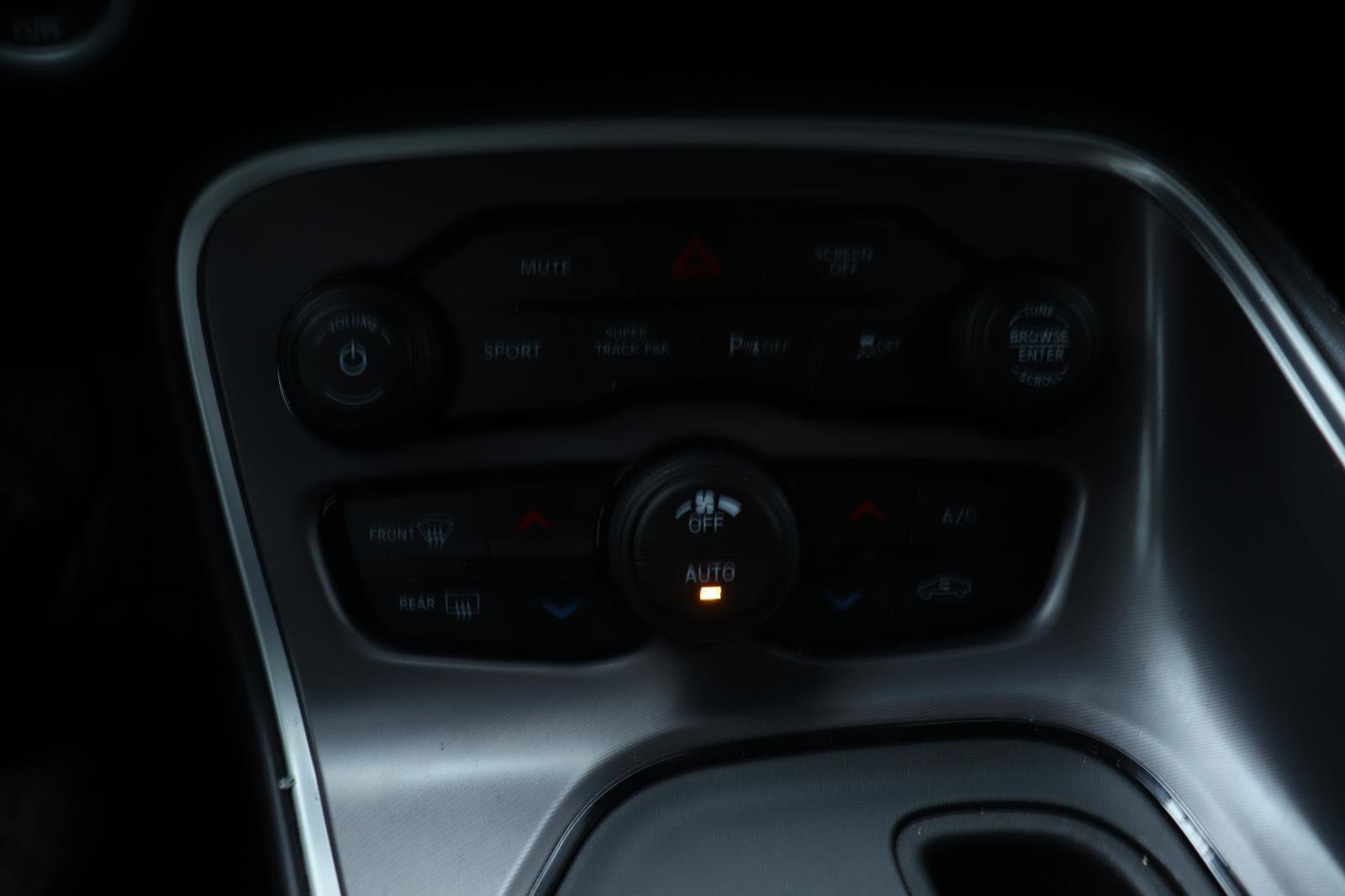 Used 2019 Dodge Challenger R/T w/ Plus Package image 28