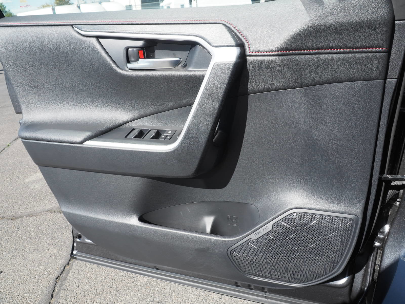 Used 2025 Toyota RAV4 XSE image 12