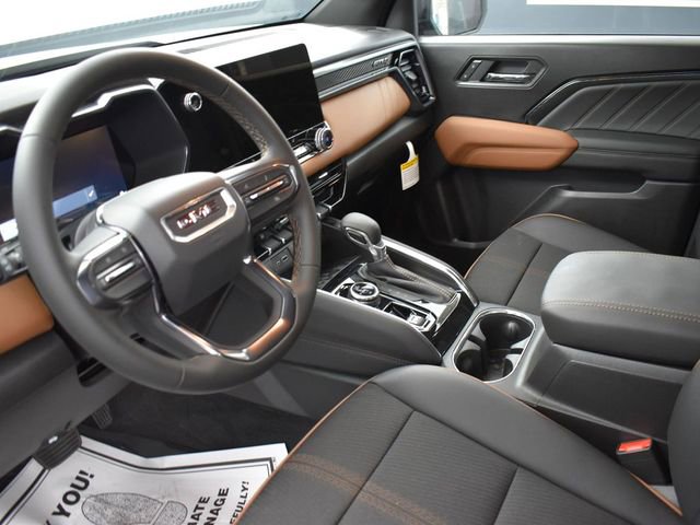 Used 2025 GMC Canyon AT4 image 25