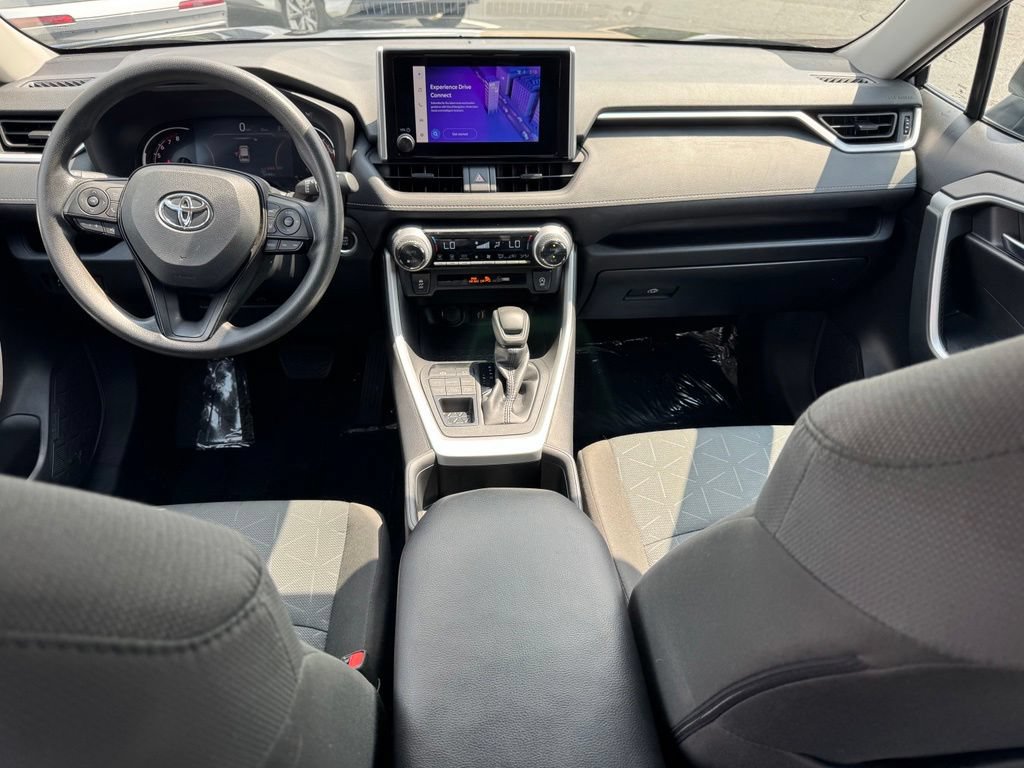 Used 2024 Toyota RAV4 XLE AWD/4WD image 20