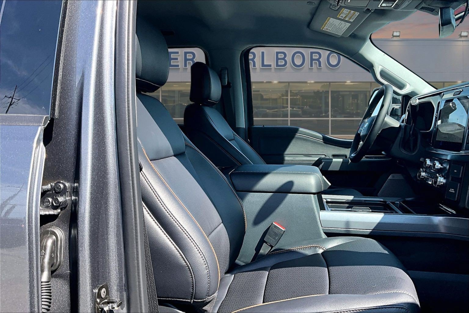 New 2026 Ford F250 Lariat w/ Black Appearance Package AWD/4WD image 8
