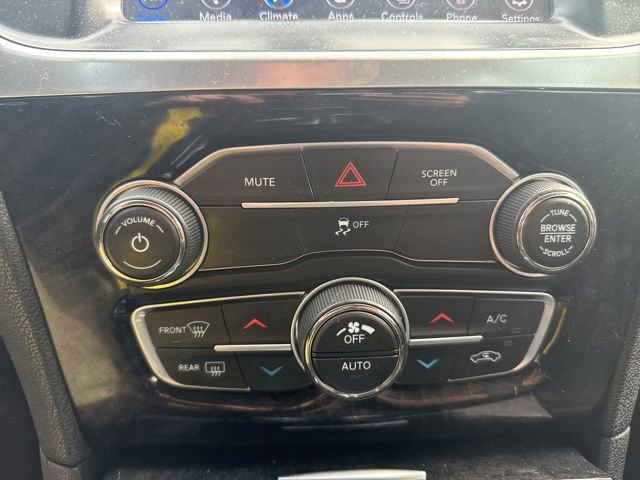 Used 2018 Chrysler 300 Limited RWD image 33