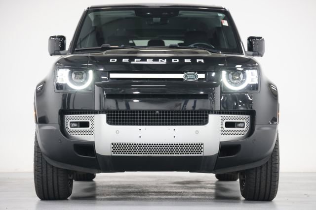 Used 2023 Land Rover Defender 130 SE AWD/4WD image 2