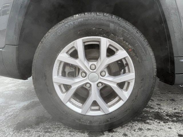 Used 2022 Jeep Grand Cherokee L Limited image 24