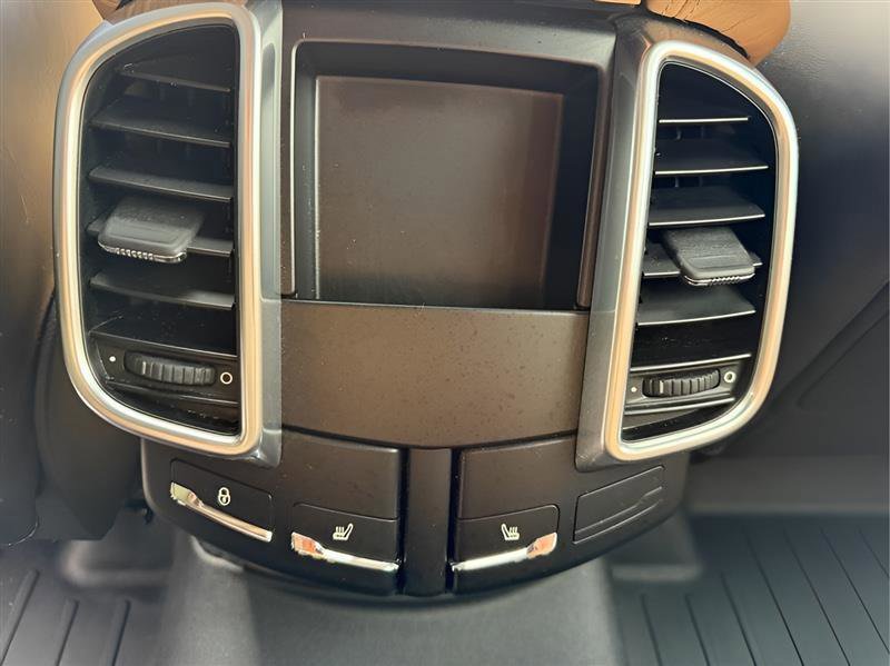 Used 2016 Porsche Cayenne image 26