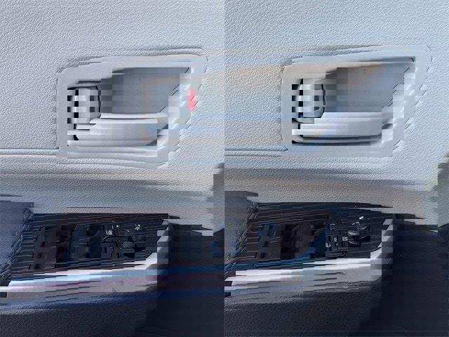 Certified 2024 Toyota Sienna LE image 23