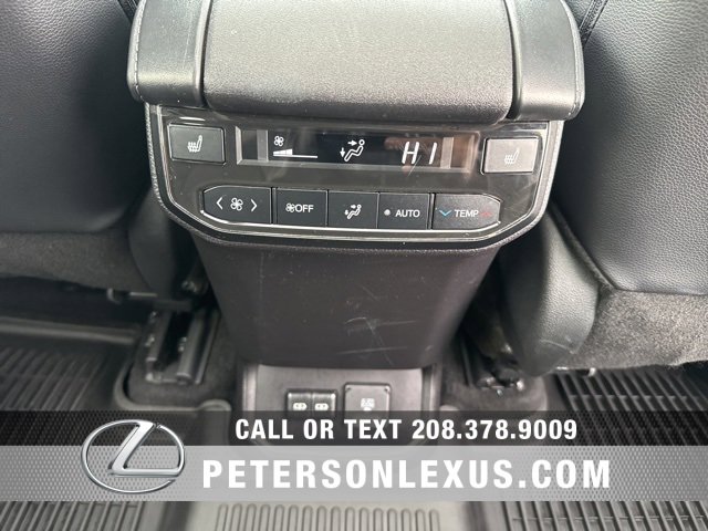 Used 2024 Toyota Highlander Platinum image 18