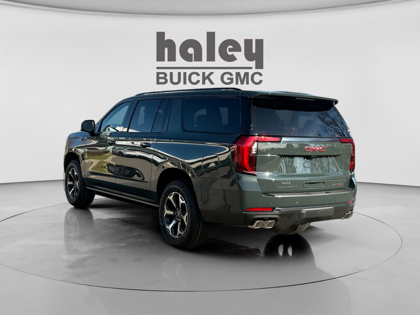 New 2026 GMC Yukon XL AT4 w/ AT4 Premium Package AWD/4WD image 3