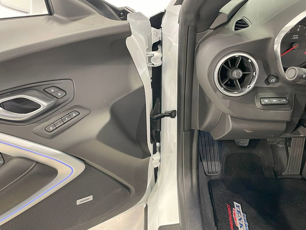 Used 2018 Chevrolet Camaro SS RWD image 49