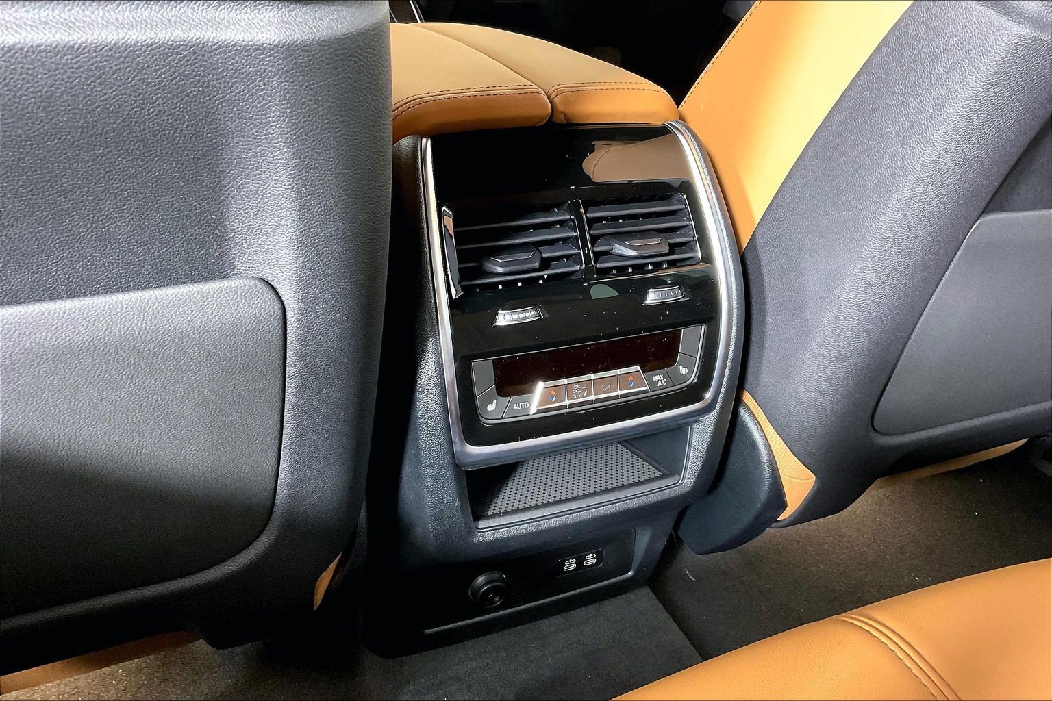 New 2026 BMW X5 M60i AWD/4WD image 16