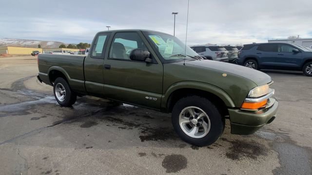 Used 2001 Chevrolet S10 Pickup LS w/ Preferred Equipment Group video 2