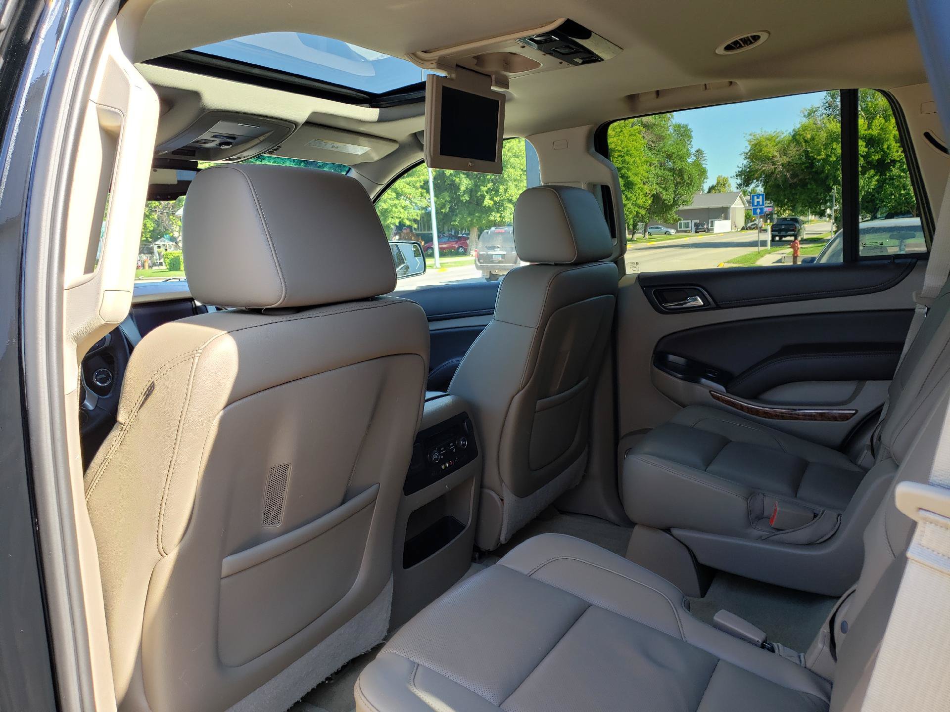 Used 2016 Chevrolet Tahoe LTZ AWD/4WD image 12